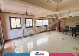 شقة - 5 غرف نوم - 3 حمامات for للبيع in شارع شعراوي - لوران - حي شرق - الاسكندرية