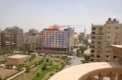 Apartment - 6 Bedrooms - 5 Bathrooms for sale in Abdel Moneim Sanad St. - 1st Zone - Nasr City - Cairo