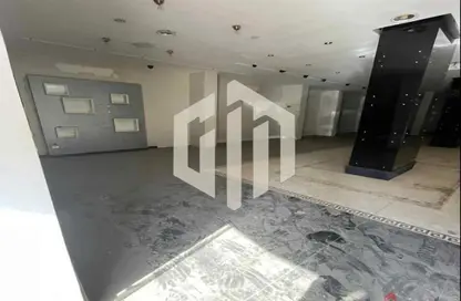 محل تجاري - استوديو - 3 حمامات للايجار في شارع مجمع البنوك - شارع التسعين الجنوبي - التجمع الخامس - مدينة القاهرة الجديدة - القاهرة