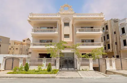 شقة - 3 غرف نوم - 2 حمامات للبيع في المجاورة الثانية - الحي الثالث شرق - مدينة الشروق - القاهرة