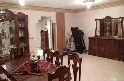 شقة - 3 غرف نوم - 2 حمامات للبيع في شارع 9 - الهضبة العليا - المقطم - القاهرة
