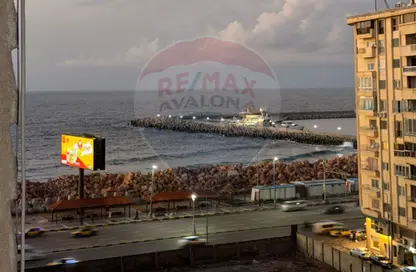 شقة - 3 غرف نوم - 3 حمامات للبيع في لوران - حي شرق - الاسكندرية