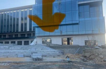 Shop - Studio - 1 Bathroom for sale in 90 Street - The 5th Settlement - New Cairo City - Cairo