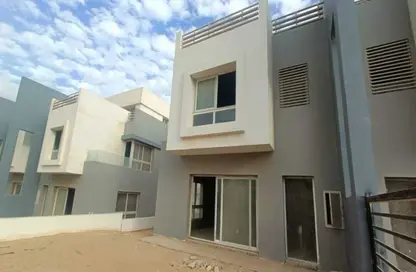 Townhouse - 3 Bedrooms - 4 Bathrooms for sale in Mountain View Hyde Park - 5th Settlement Compounds - The 5th Settlement - New Cairo City - Cairo
