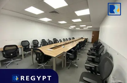 طابق كامل - استوديو - 8 حمامات للايجار في شارع كورنيش النيل - المعادي - حي المعادي - القاهرة