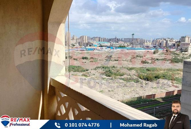 شقة - 2 غرف نوم - 1 حمام للبيع في شارع مدرسة الريادة - سموحة - حي شرق - الاسكندرية