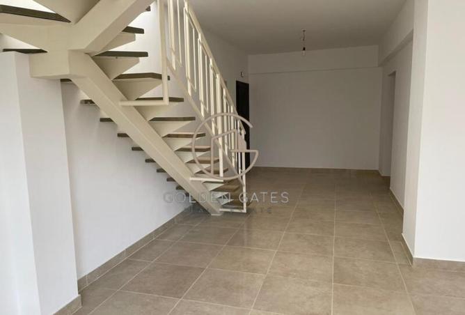 8220172 - Property Image 2