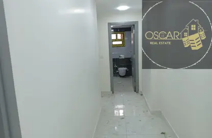 بناية كاملة - 8 غرف نوم - 8 حمامات للبيع في شارع محي الدين أبو العز - المهندسين - الجيزة