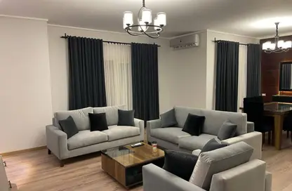 شقة - 2 غرف نوم - 2 حمامات للايجار في فيلدج جيت - المستثمرين الجنوبية - مدينة القاهرة الجديدة - القاهرة