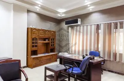 مساحات مكتبية - استوديو - 1 حمام للبيع في شارع شعراوي - لوران - حي شرق - الاسكندرية