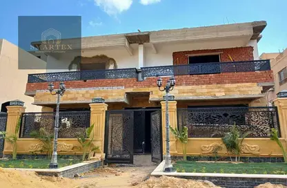 شقة - 3 غرف نوم - 3 حمامات للبيع في المجاورة الاولي - الحي الثالث غرب - مدينة الشروق - القاهرة