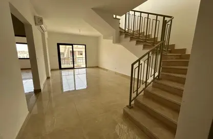 Penthouse - 2 Bedrooms - 2 Bathrooms for sale in Fifth Square - The 5th Settlement - New Cairo City - Cairo