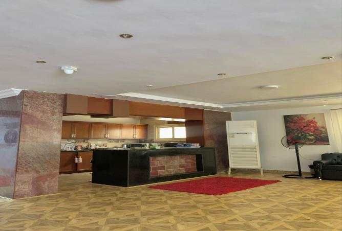 8178880 - Property Image 2