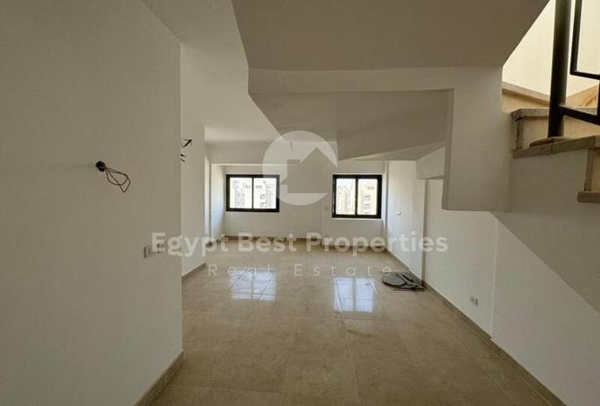 8173615 - Property Image 2