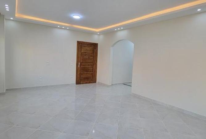 8462040 - Property Image 2