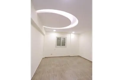 Apartment - 4 Bedrooms - 3 Bathrooms for sale in Makram Ebeid St. - 6th Zone - Nasr City - Cairo