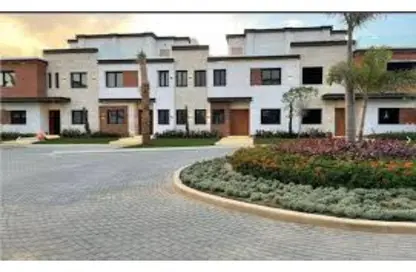 Townhouse - 4 Bedrooms - 3 Bathrooms for sale in Azzar - 5th Settlement Compounds - The 5th Settlement - New Cairo City - Cairo