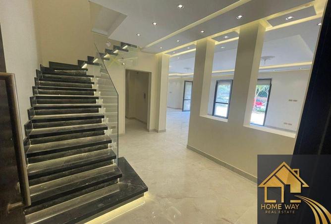 8472916 - Property Image 2