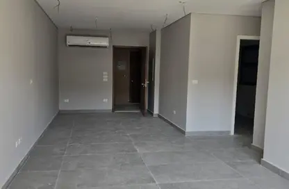 Apartment - 2 Bedrooms - 2 Bathrooms for sale in Village West - Sheikh Zayed Compounds - Sheikh Zayed City - Giza