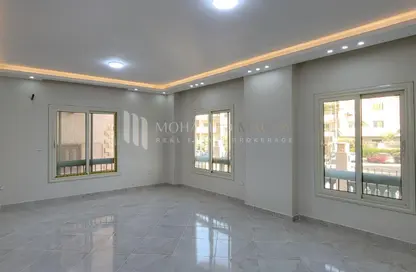 Apartment - 3 Bedrooms - 2 Bathrooms for sale in Green Residence 2 - 8th District - Sheikh Zayed City - Giza