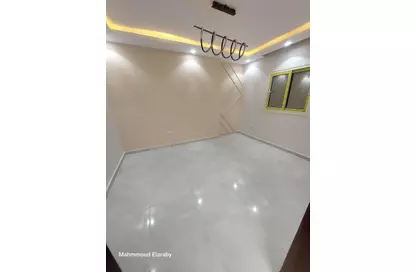 شقة - 2 غرف نوم - 2 حمامات للبيع في البوابة الاولي - خوفو - حدائق الاهرام - الجيزة