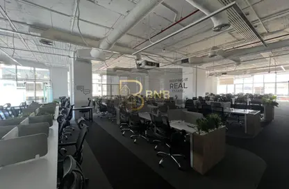 مساحات مكتبية - استوديو - 4 حمامات للايجار في شارع التسعين الجنوبي - التجمع الخامس - مدينة القاهرة الجديدة - القاهرة
