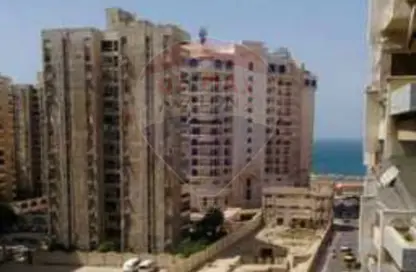 شقة - 3 غرف نوم - 3 حمامات للايجار في شارع المعسكر الرومانى - رشدي - حي شرق - الاسكندرية