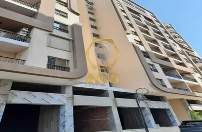 Apartment - 3 Bedrooms - 2 Bathrooms for sale in Nasr City Compounds - Nasr City - Cairo