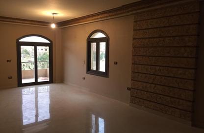 Apartment - 3 Bedrooms - 2 Bathrooms for sale in Area G - Ganoob El Acadimia - New Cairo City - Cairo