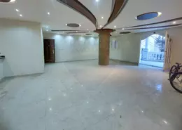 شقة - 3 غرف نوم - 3 حمامات للايجار في ثروت - حي شرق - الاسكندرية