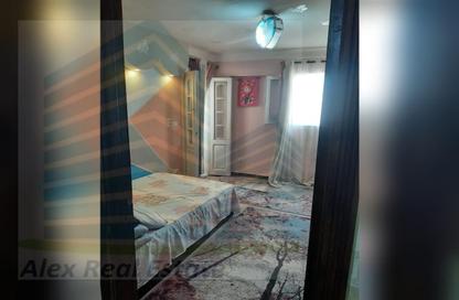 شقة - 3 غرف نوم - 2 حمامات للايجار في ميدان الكورنيش - سبورتنج - حي شرق - الاسكندرية