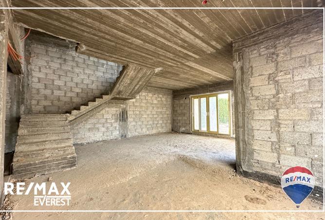 8088330 - Property Image 2