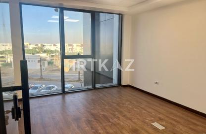 Office Space - Studio - 1 Bathroom for rent in Hyde Park Business District Mall - South Teseen St. - The 5th Settlement - New Cairo City - Cairo