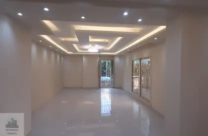 Apartment - 2 Bedrooms - 2 Bathrooms for rent in Palestine St. - New Maadi - Hay El Maadi - Cairo