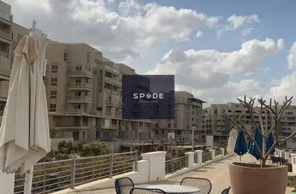 Apartment - 2 Bedrooms - 2 Bathrooms for sale in Swan Lake Residence - 5th Settlement Compounds - The 5th Settlement - New Cairo City - Cairo