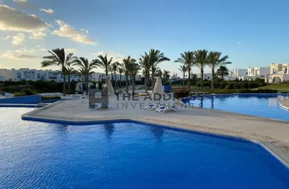 Chalet - 2 Bedrooms - 2 Bathrooms for sale in Mountain View - Ras Al Hekma - North Coast