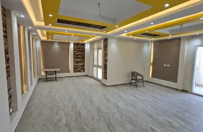 Apartment - 3 Bedrooms - 2 Bathrooms for rent in Hyde Park - New Cairo City - Cairo