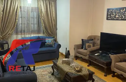 Apartment - 5 Bedrooms - 2 Bathrooms for sale in Mohamed Mandour St. - 1st Zone - Nasr City - Cairo