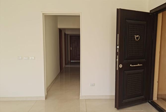 8060323 - Property Image 3