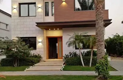 Villa - 5 Bedrooms - 4 Bathrooms for sale in Azzar - 5th Settlement Compounds - The 5th Settlement - New Cairo City - Cairo