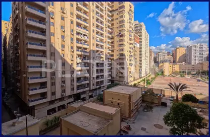 شقة - 2 غرف نوم - 2 حمامات للبيع في طريق الجيش - ميامي - حي اول المنتزة - الاسكندرية