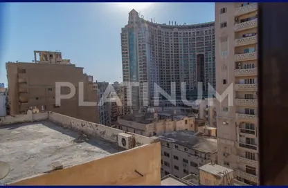 Apartment - 3 Bedrooms - 2 Bathrooms for sale in Abd Al Hameed El Deeb St. - Tharwat - Hay Sharq - Alexandria