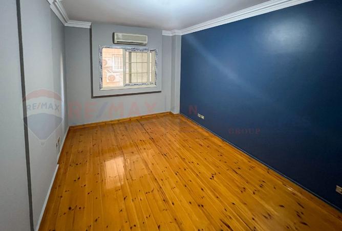 7880989 - Property Image 3