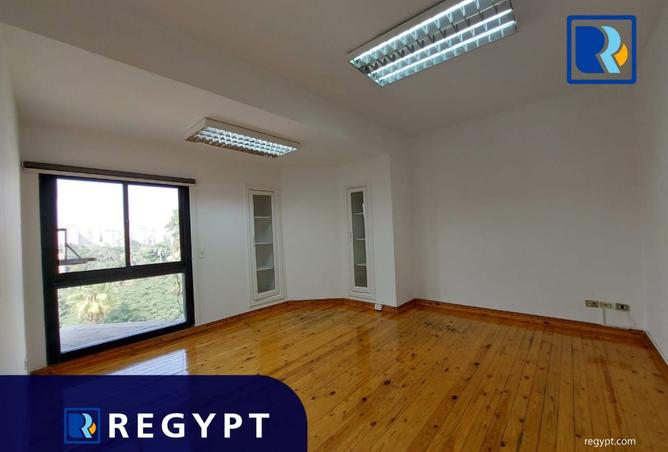 8240210 - Property Image 3