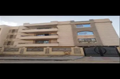 فيلا - 8 غرف نوم - 8 حمامات للبيع في الحي الثامن - مدينة العبور - القليوبية