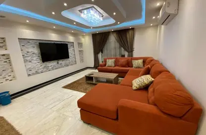 Apartment - 3 Bedrooms - 3 Bathrooms for rent in Gameat Al Dewal Al Arabeya St. - Mohandessin - Giza