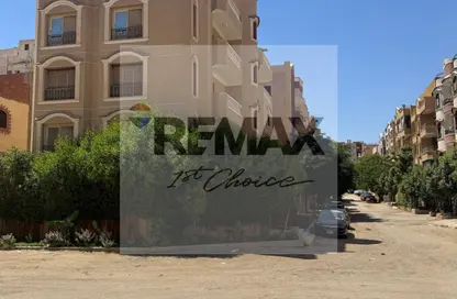 بناية كاملة - 8 غرف نوم - 8 حمامات للبيع في المجاورة F - الحي التاسع - مدينة 6 أكتوبر - الجيزة