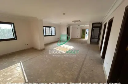 Office Space - Studio - 2 Bathrooms for rent in Al Laselky St. - El Laselky - New Maadi - Hay El Maadi - Cairo