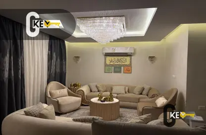 Apartment - 4 Bedrooms - 3 Bathrooms for rent in Stone Residence - 5th Settlement Compounds - The 5th Settlement - New Cairo City - Cairo