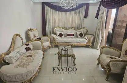 شقة - 3 غرف نوم - 2 حمامات للبيع في شارع جمال الين دويدار - المنطقة الثامنة - مدينة نصر - القاهرة